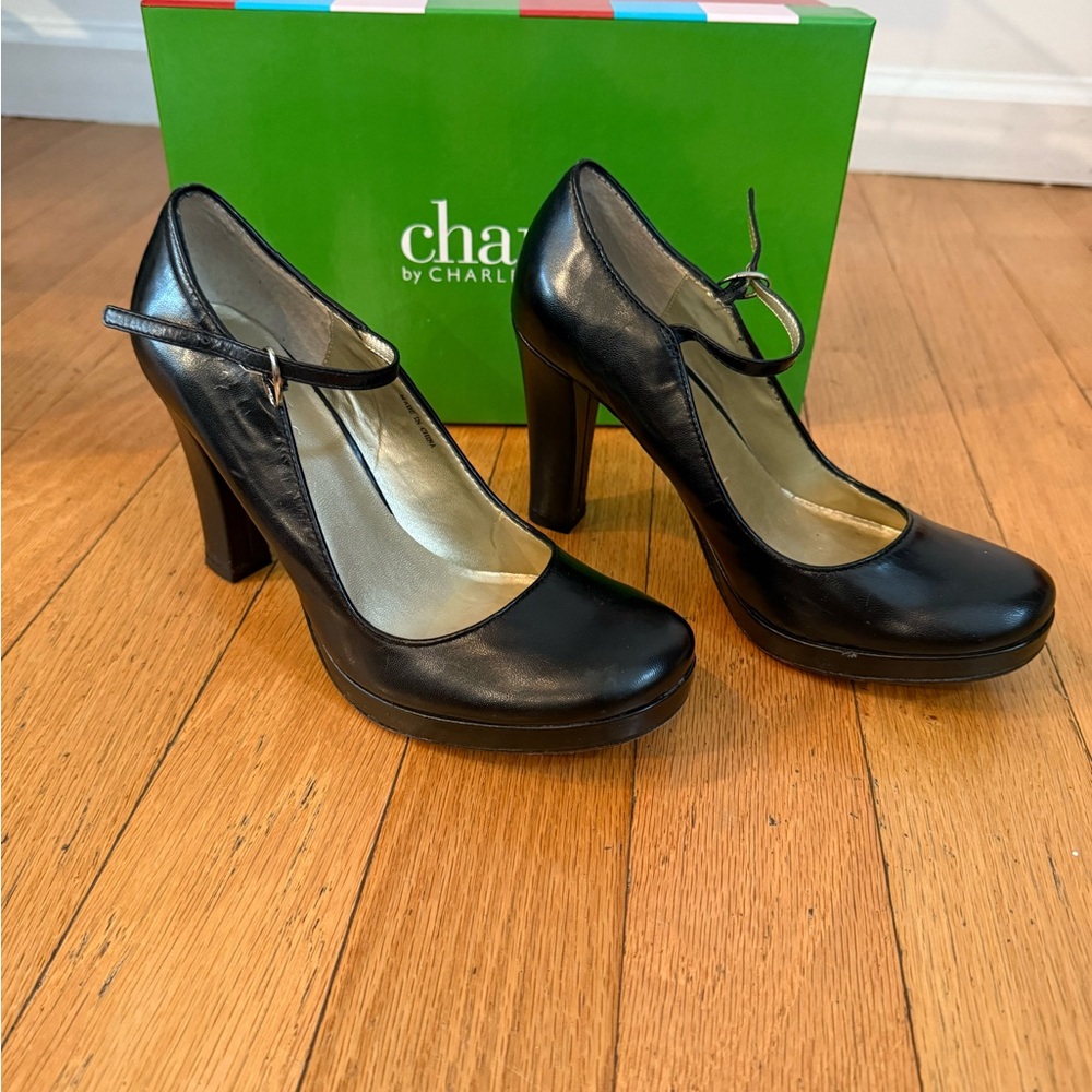 Charles David Black Leather Heels
